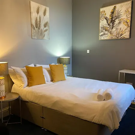 Go Bright Double Studio Apartment